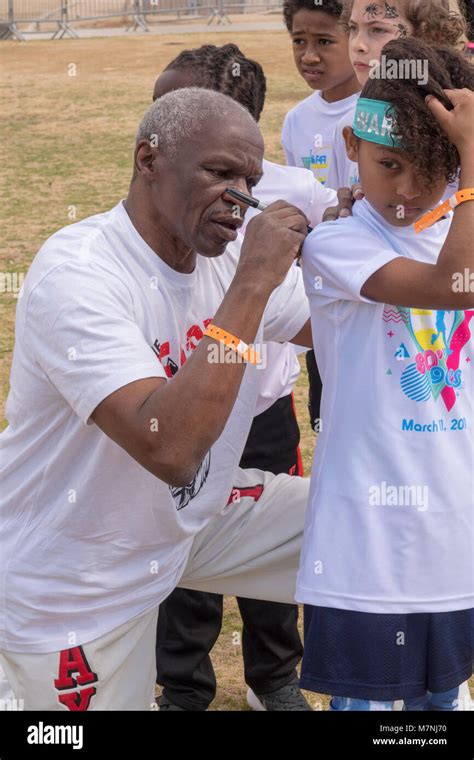 Floyd Mayweather Jr. Foundation Helps Vegas Kids .